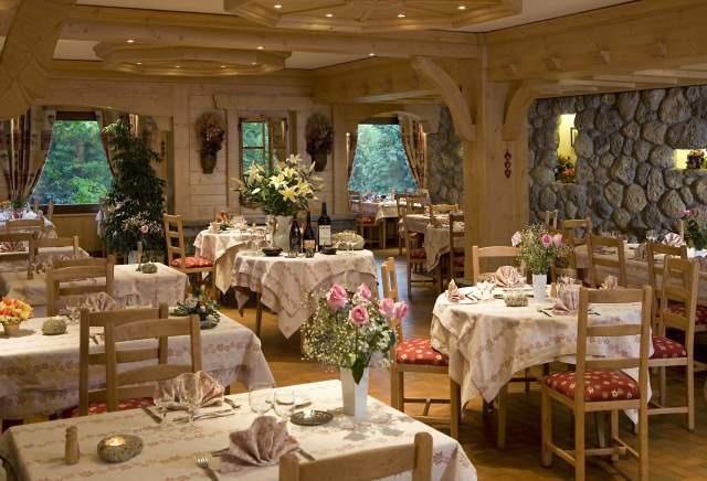 4-Sterne-Hotel Samoëns - Neige et Roc Samoëns - Wohnzimmer